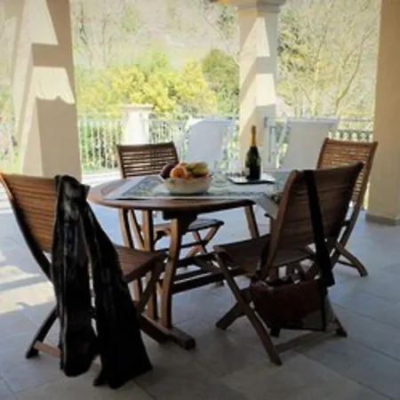 Elvia Apartamento Valpromaro